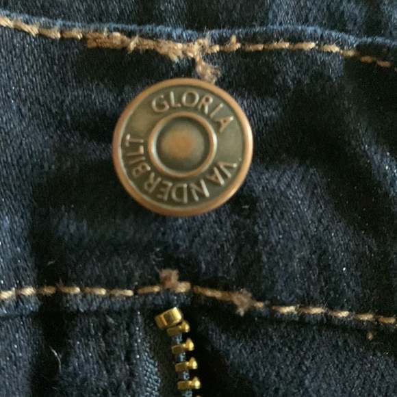 Gloria Vanderbilt Amanda Jeans - Picture 4 of 11